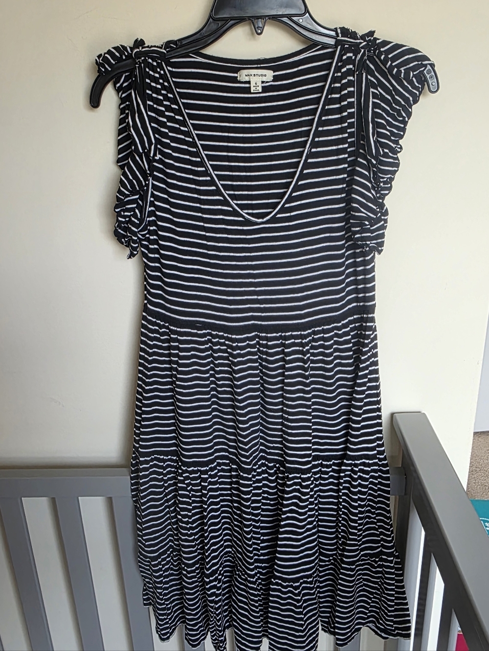 Max Studio Black & White Striped Flutter Sleeve Dress Tiered Size Small